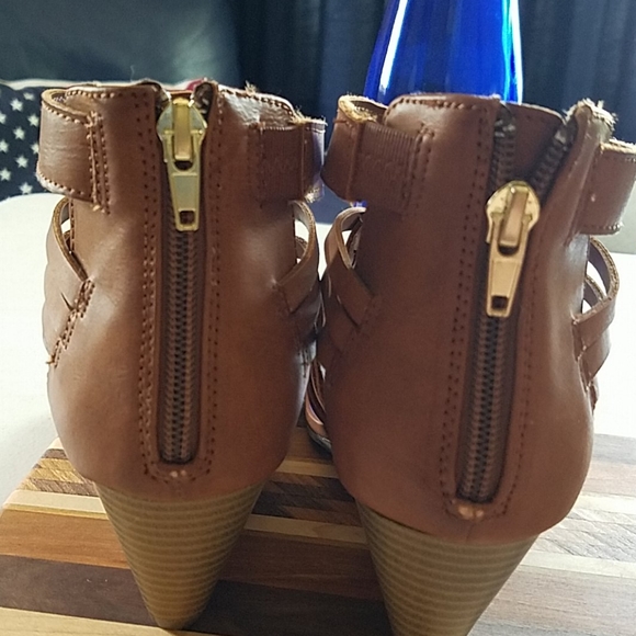 Madden Girl Sandals Size 8M - Picture 3 of 8